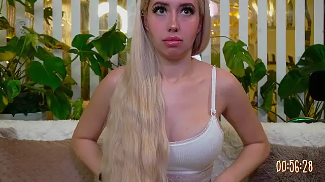 Snapshot of FlowweerGirl chatting on 03/05/26, 12:45 FlowweerGirl online show from 03/05/26, 12:45