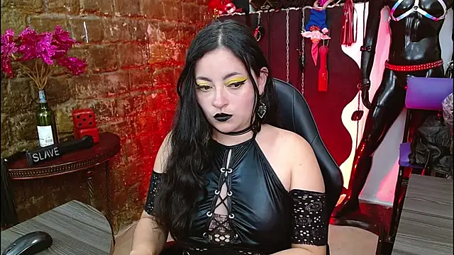 LunaTikka online show from 04/22/26, 06:53