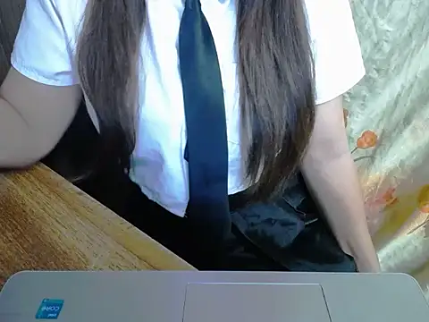Snapshot of maian_love chatting on 07/17/26, 06:57 maian love online show from 07/17/26, 06:57