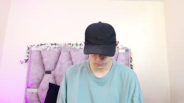 iris and damian online show from 02/26/26, 05:12