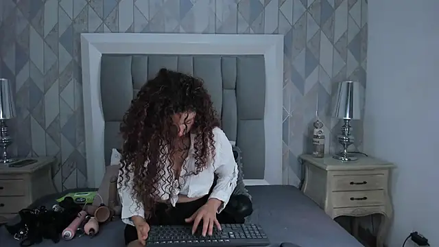 Snapshot of penelope_cox chatting on 06/11/26, 03:48 penelope cox online show from 06/11/26, 03:48