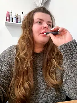 Snapshot of EvKamenskih chatting on 12/14/25, 07:36 EvKamenskih online show from 12/14/25, 07:36