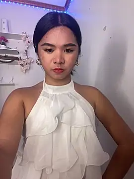 Snapshot of voganmarie chatting on 06/10/26, 02:49 voganmarie online show from 06/10/26, 02:49