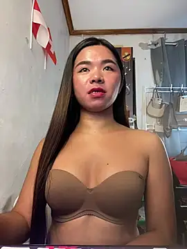 Snapshot of voganmarie chatting on 06/24/26, 02:49 voganmarie online show from 06/24/26, 02:49