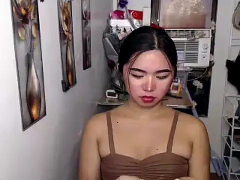 Snapshot of voganmarie chatting on 07/09/26, 09:30 voganmarie online show from 07/09/26, 09:30