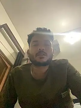 reyansh20134 online show from 02/04/26, 05:41