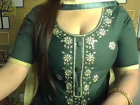 Hotty Suzuka online show from 12/17/25, 04:51