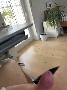 hannes256102 online show from 04/05/26, 09:39