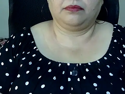 Snapshot of Soniya_Sha chatting on 05/17/26, 06:48 Soniya Sha online show from 05/17/26, 06:48