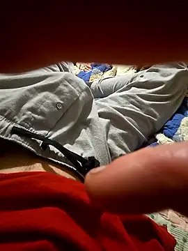 Legtrembler1 online show from 03/08/26, 04:16