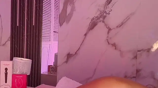 BellaHarpeer online show from 04/11/26, 07:45