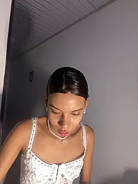 BellaHarpeer online show from 07/12/26, 11:23