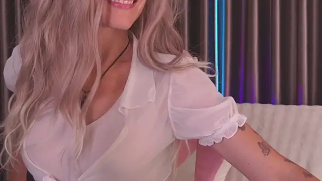 Snapshot of betty_xoxoo chatting on 04/26/26, 01:53 betty xoxoo online show from 04/26/26, 01:53