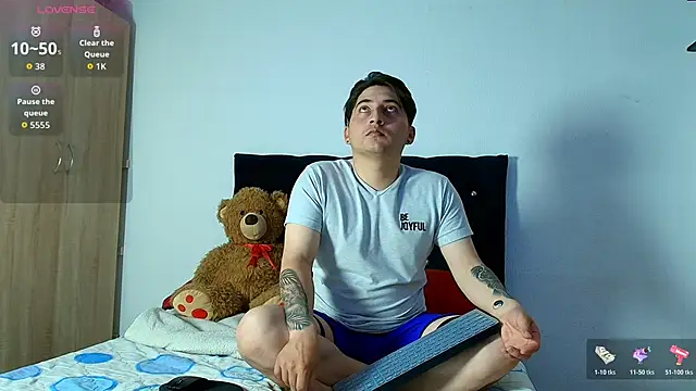 ethan  01 online show from 12/04/25, 07:11