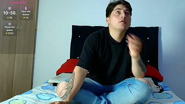 ethan  01 online show from 12/05/25, 05:42