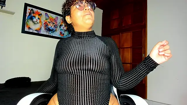 kittyandbellota12 online show from 12/05/25, 07:43