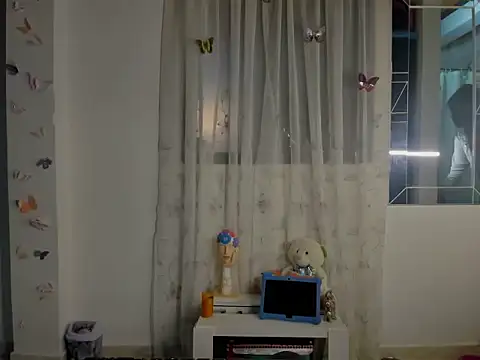 perla-thomson online show from 12/03/25, 11:25