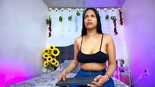Valentina and sneider  online show from 07/14/26, 12:35