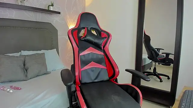 madison saenzz online show from 12/15/25, 07:29