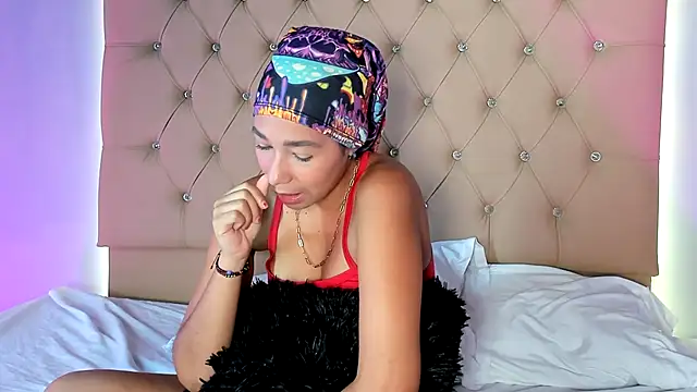 EmmaLawrence  online show from 12/22/25, 07:11