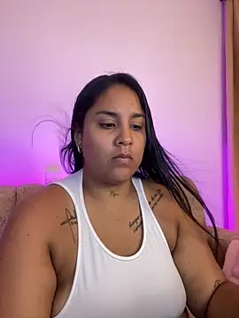 Snapshot of YenthCorona chatting on 05/25/26, 03:12 YenthCorona online show from 05/25/26, 03:12