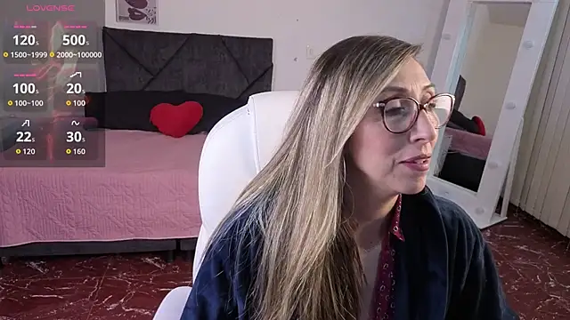 Snapshot of Scarlett_079 chatting on 05/15/26, 11:39 Scarlett 079 online show from 05/15/26, 11:39