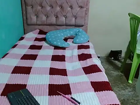 caro lil online show from 04/18/26, 05:22