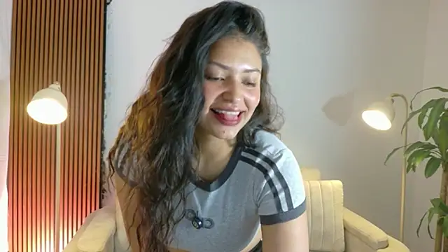 Snapshot of victoria___moon chatting on 05/09/26, 01:49 victoria moon online show from 05/09/26, 01:49