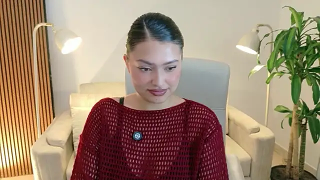 Snapshot of victoria___moon chatting on 05/27/26, 02:36 victoria moon online show from 05/27/26, 02:36