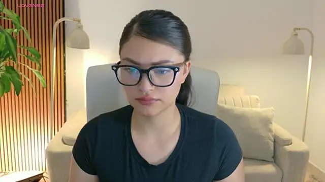 Snapshot of victoria___moon chatting on 06/10/26, 02:16 victoria moon online show from 06/10/26, 02:16