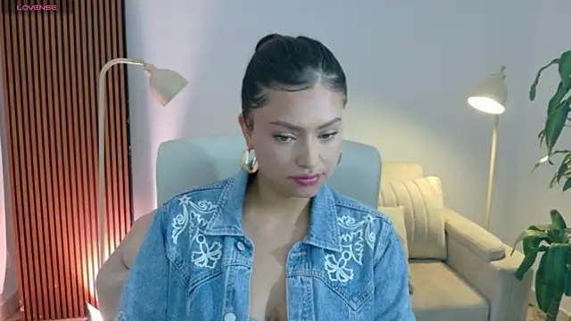 Snapshot of victoria___moon chatting on 07/24/26, 02:48 victoria moon online show from 07/24/26, 02:48