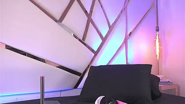 Sophie-velvet online show from 03/31/26, 08:09