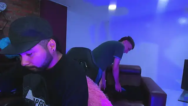 HotThreesoome online show from 01/09/26, 01:25