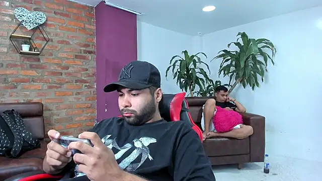 HotThreesoome online show from 01/16/26, 12:53