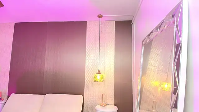 Snapshot of AprillRoss chatting on 01/15/26, 11:37 AprillRoss online show from 01/15/26, 11:37