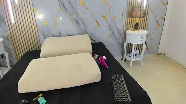 AprillRoss online show from 03/31/26, 12:27