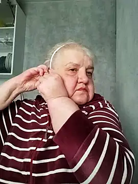 HapinessLovee online show from 04/11/26, 08:18