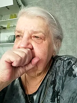 HapinessLovee online show from 04/19/26, 10:58