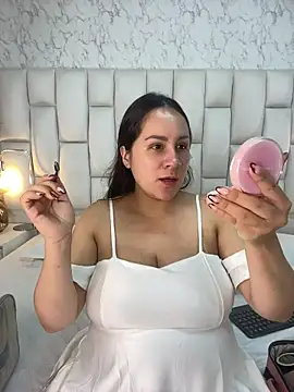 Snapshot of LissaBaker chatting on 01/08/26, 11:29 LissaBaker online show from 01/08/26, 11:29