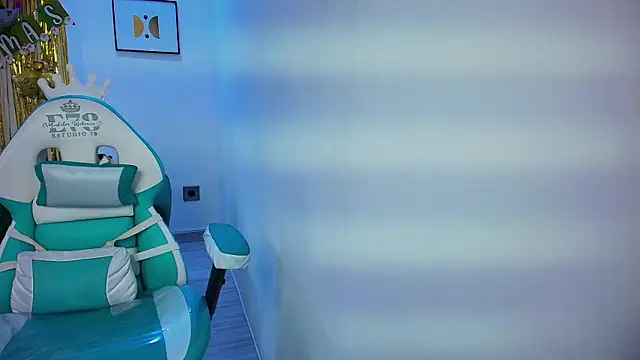 Snapshot of Babe_kiitty chatting on 12/19/25, 11:50 Babe kiitty online show from 12/19/25, 11:50