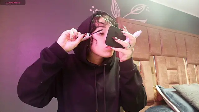Kiara Fox   online show from 05/12/26, 08:06
