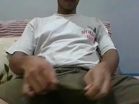 Snapshot of Bigdickboy2406 chatting on 07/04/26, 09:48 Bigdickboy2406 online show from 07/04/26, 09:48