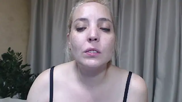 Snapshot of sweetpussy chatting on 06/27/26, 03:39 sweetpussy online show from 06/27/26, 03:39