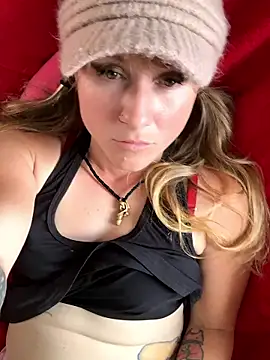 alluringpixie online show from 04/05/26, 06:05