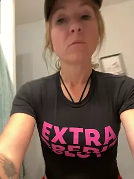 alluringpixie online show from 04/12/26, 08:36