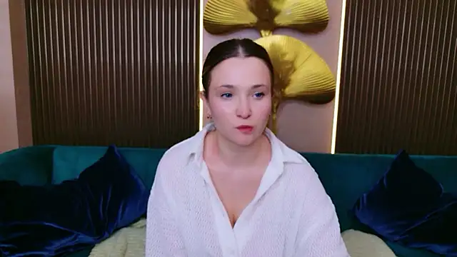 Lina Sinerz online show from 02/18/26, 03:41