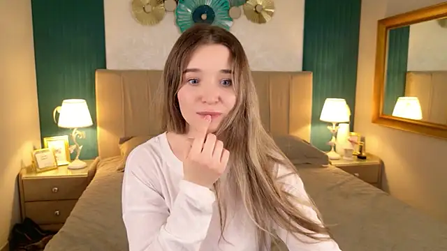 Lina Sinerz online show from 03/23/26, 03:49