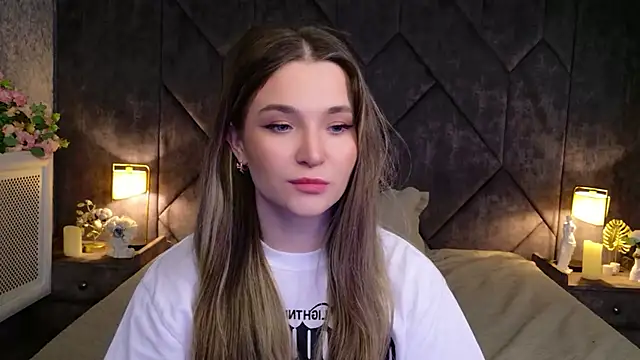 Lina Sinerz online show from 04/17/26, 08:23