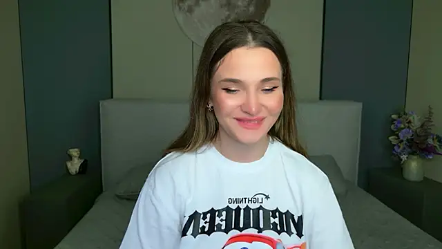 Lina Sinerz online show from 04/19/26, 08:33