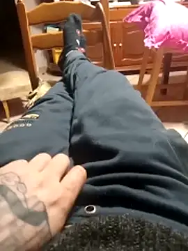 Snapshot of barbone15 chatting on 03/16/26, 04:07 barbone15 online show from 03/16/26, 04:07